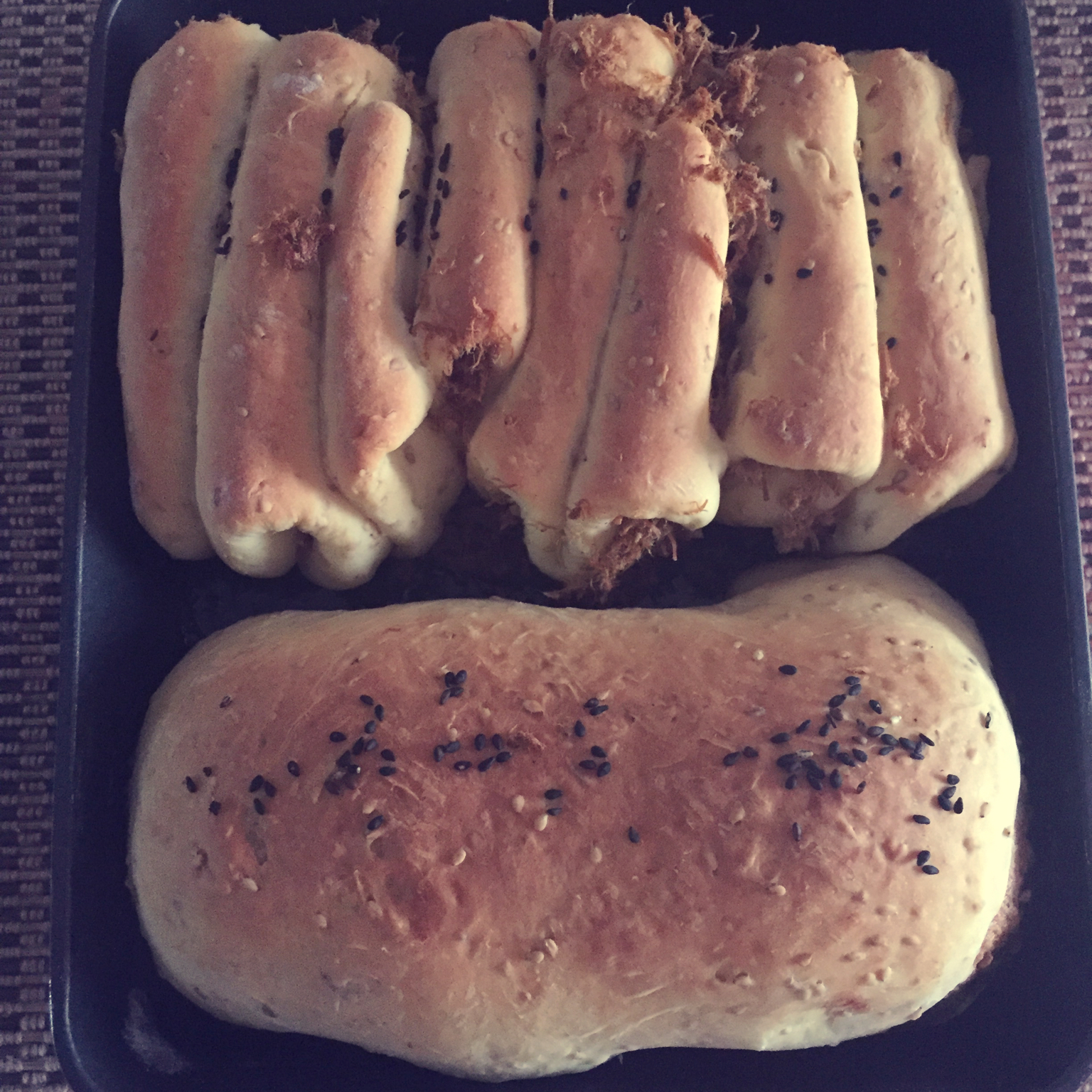 手撕千层肉松面包