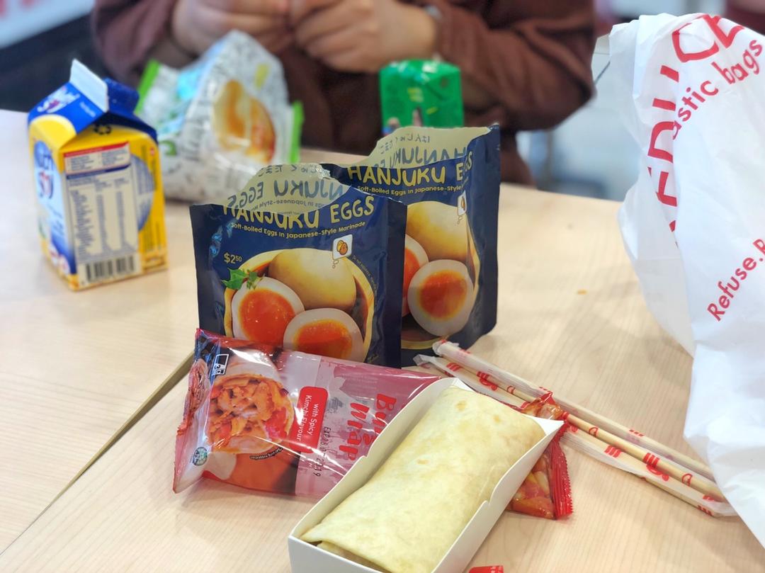 凿壁偷光吃早餐