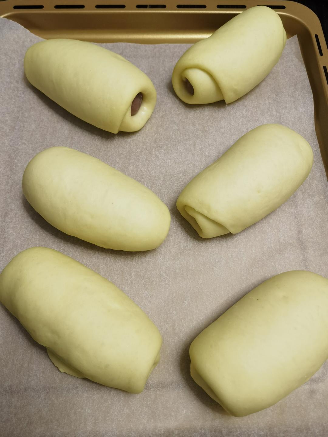 淡奶油香肠面包