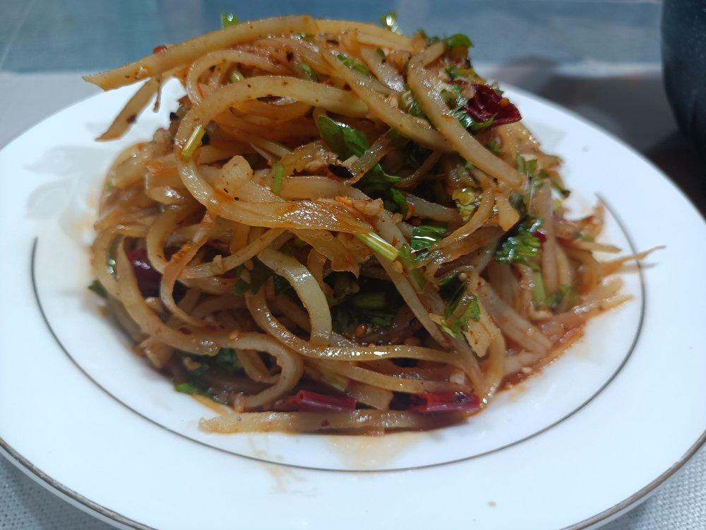 炝拌土豆丝（炎宝爱吃饭版本）