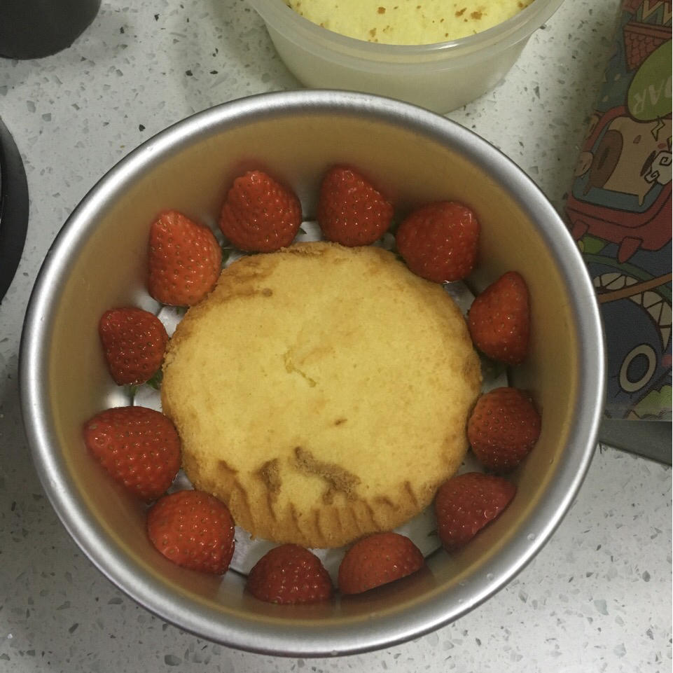 草莓慕斯蛋糕