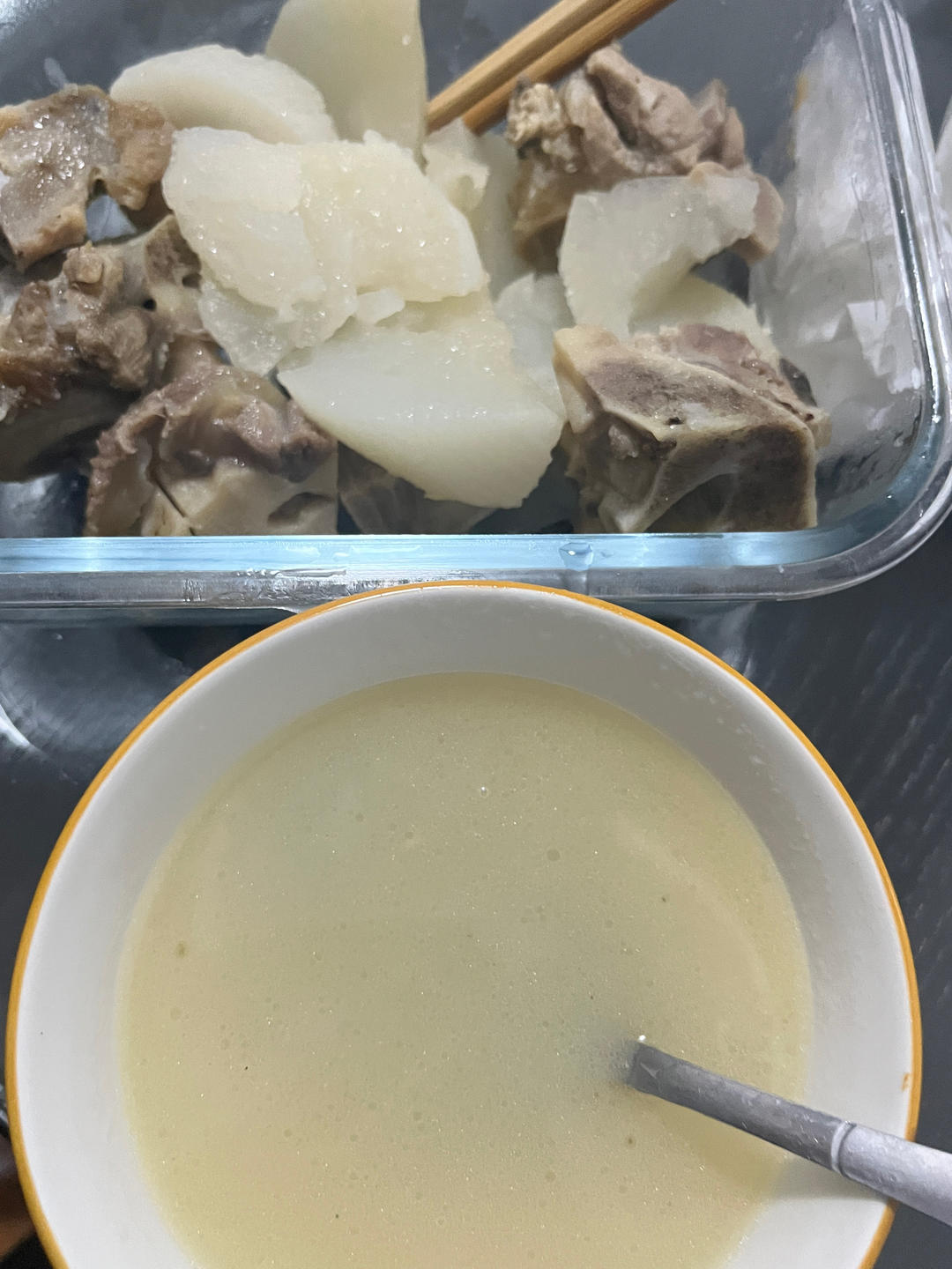 白萝卜排骨汤～～～食材简单但清甜好喝