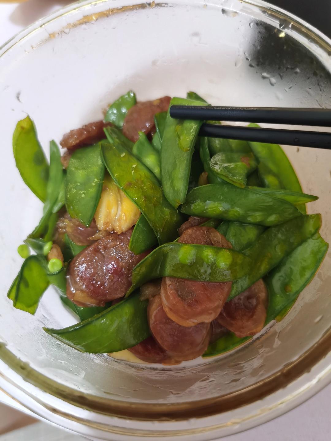 无比简单的荷兰豆炒腊肠，营养又好吃～！