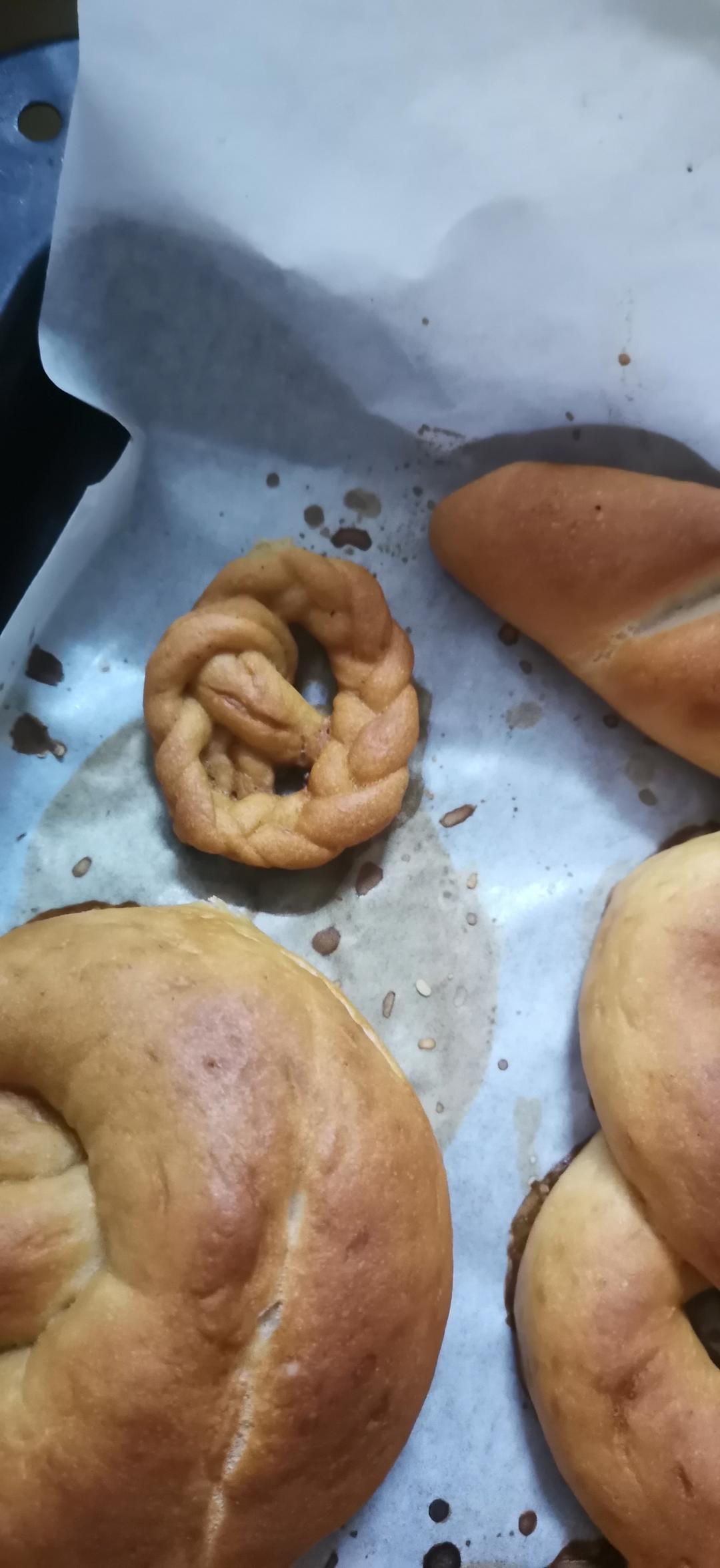 🥨黑麦碱水包Brezel🥨（小苏打版）
