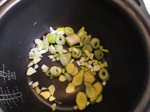 夏日下酒卤菜（鸭掌鸭翅鸡爪豆干藕）的做法 步骤1