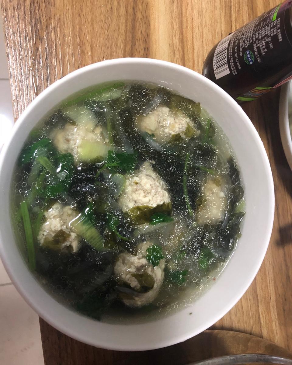 【10分钟系列】白萝卜豆腐圆子汤