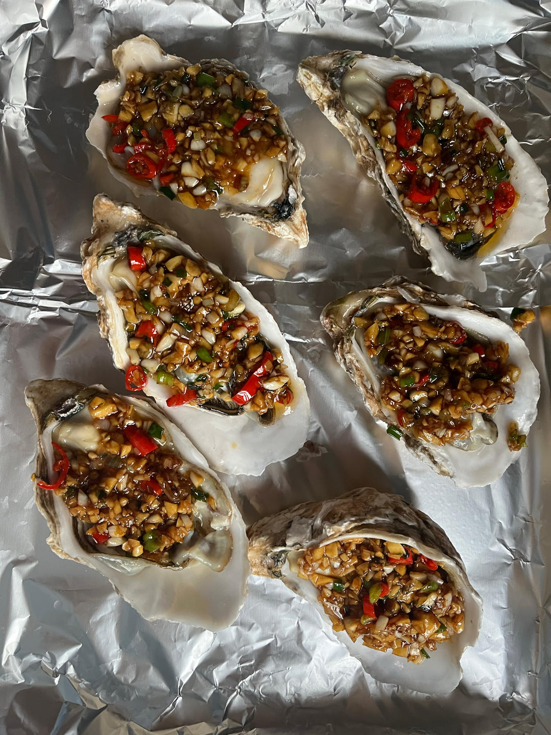 蒜蓉烤生蚝（万能好吃的蒜蓉辣椒酱）