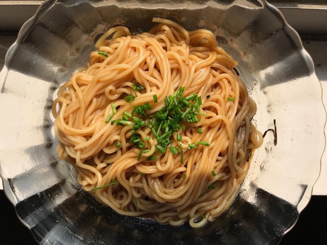 葱油拌面（快手简单，美味无敌）