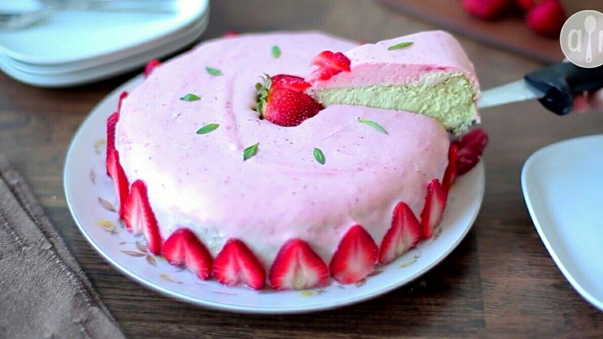 草莓慕斯口味罗勒芝士蛋糕的做法