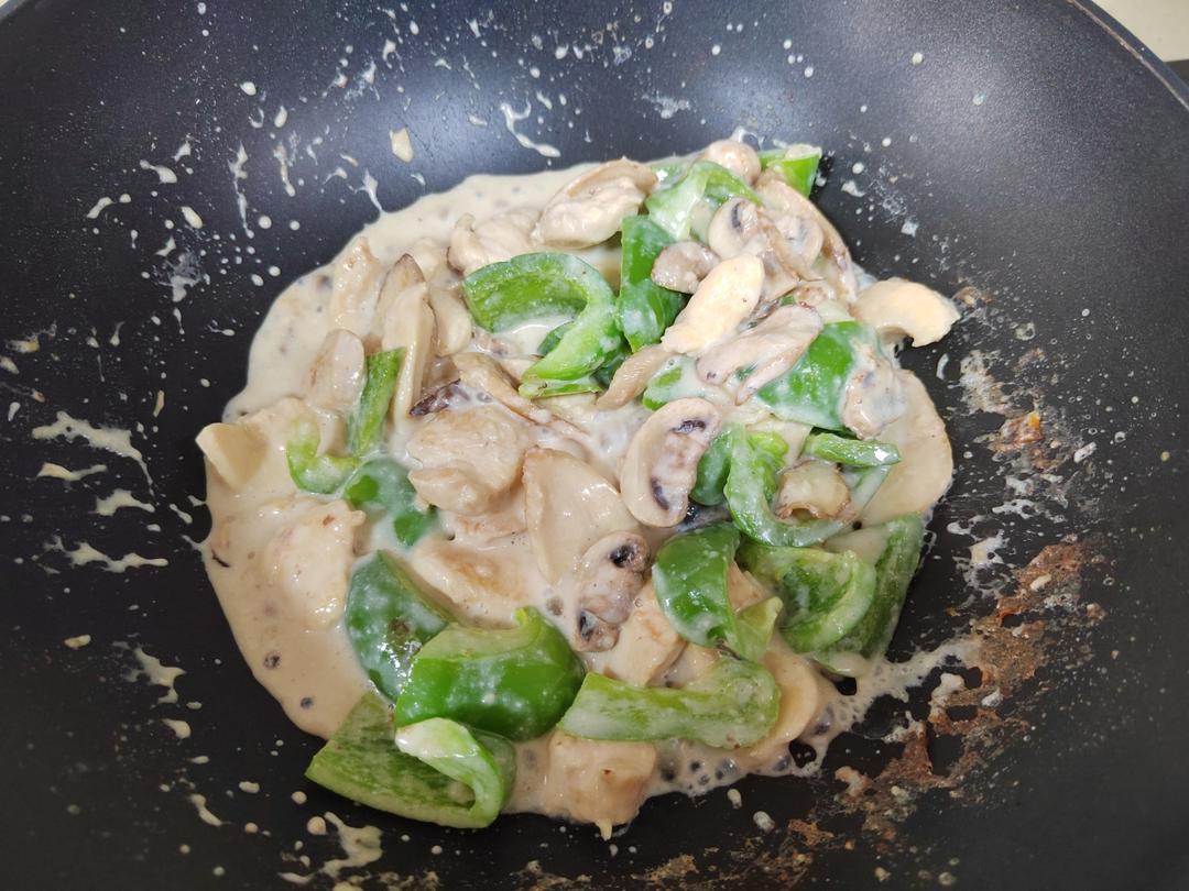 奶香蘑菇鸡肉