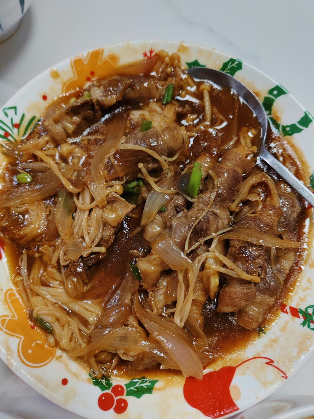 口感绝佳的金针菇牛肉卷