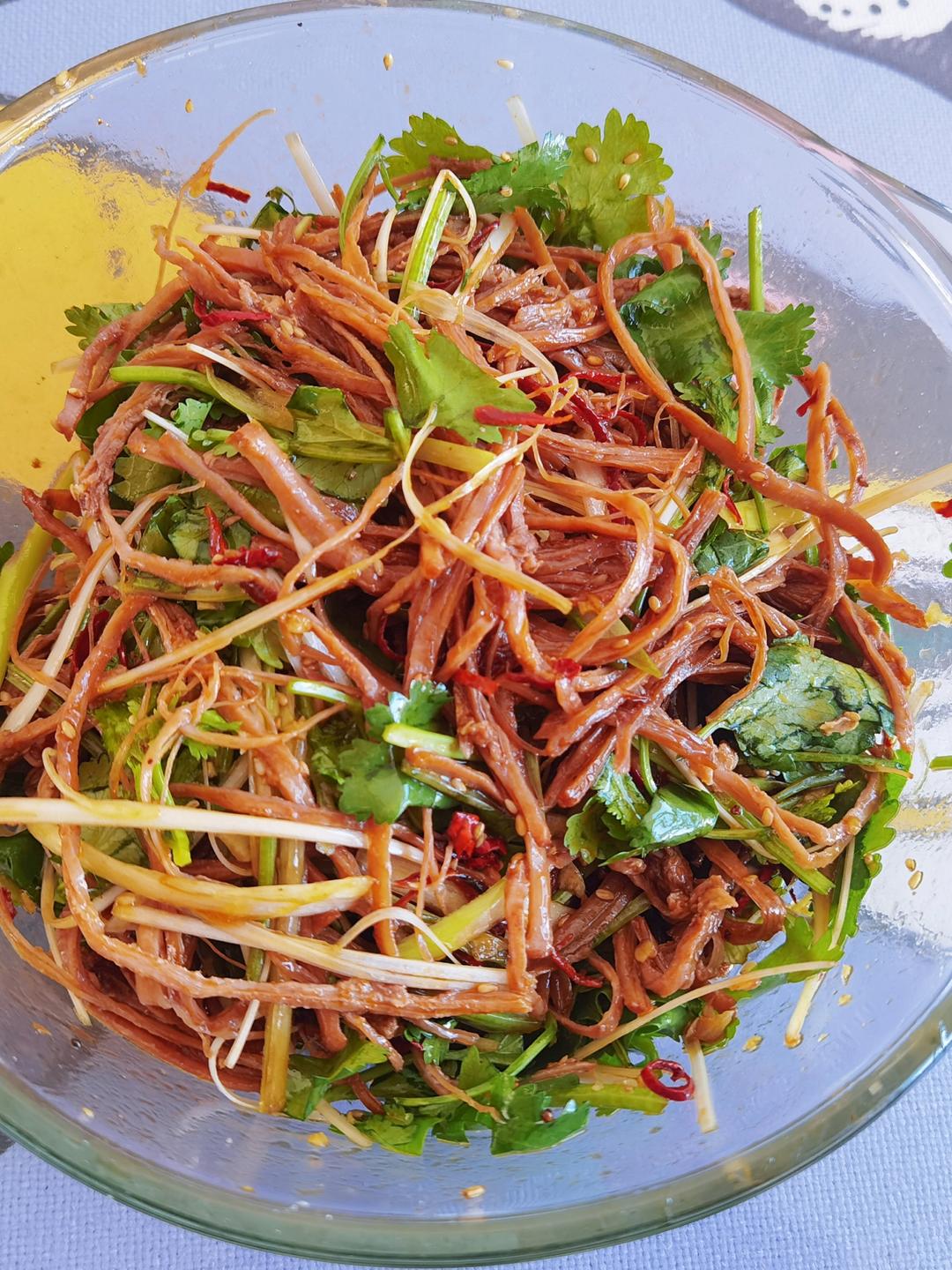 拌牛肉丝的做法