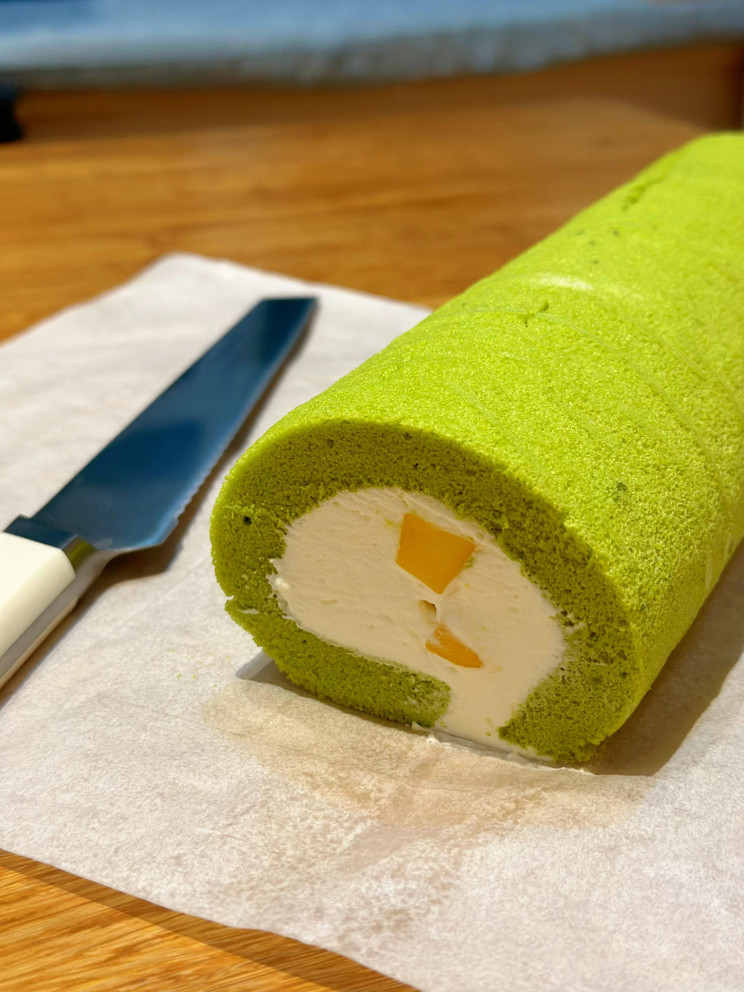 椰香斑斓芒果蛋糕卷