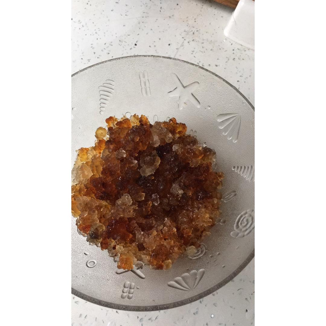 桃胶皂角米炖奶