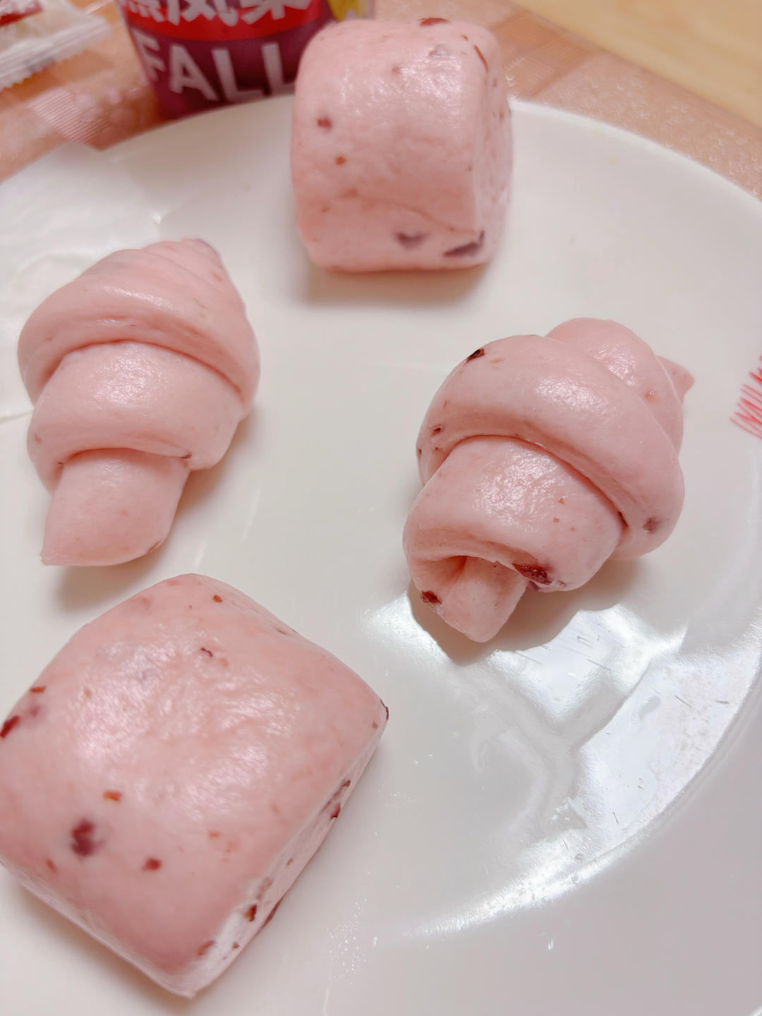 好看的蔓越莓牛角包馒头