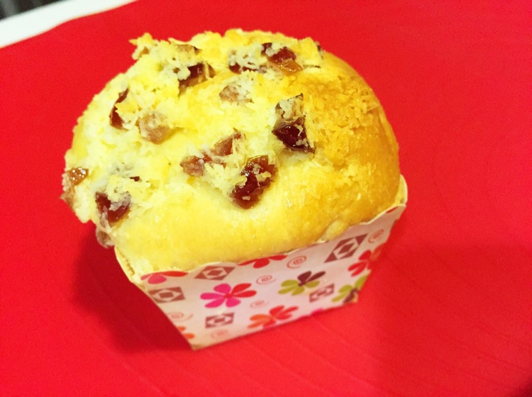 椰蓉蜜豆泡浆面包