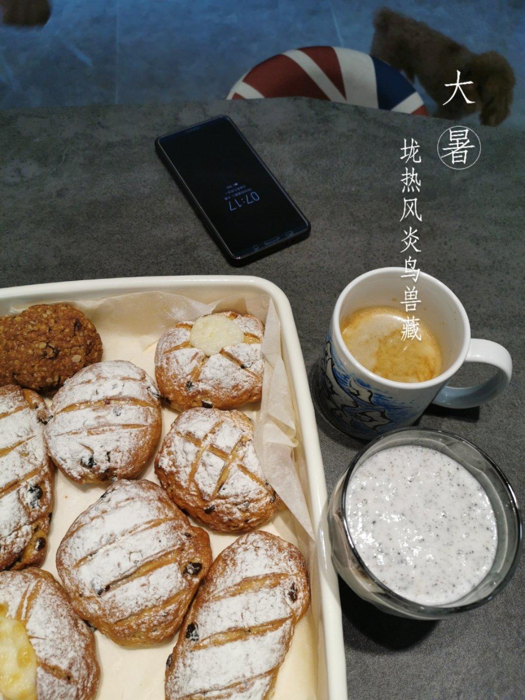 奶酪馅儿蔓越莓面包