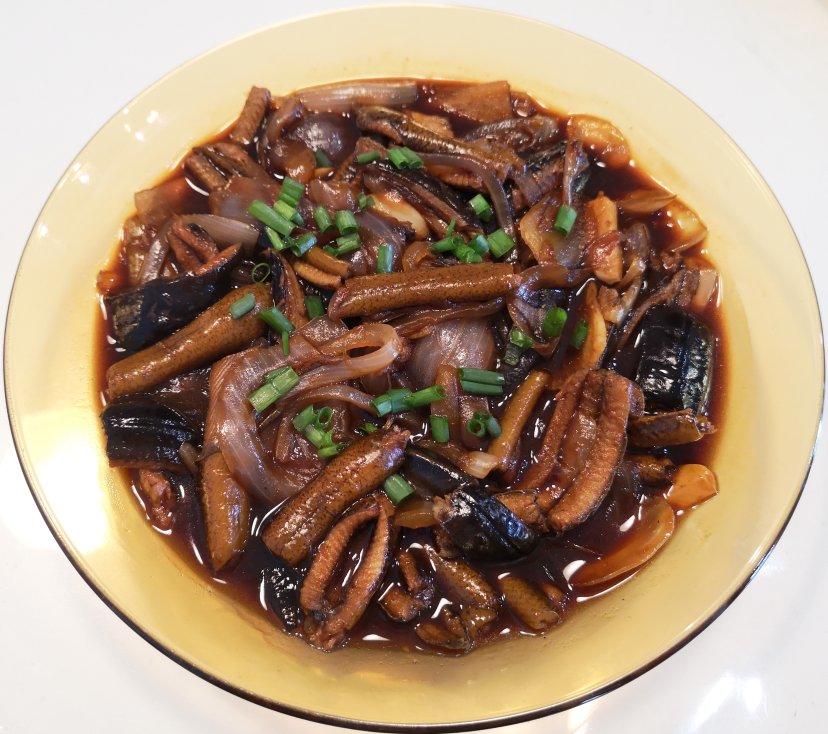 洋葱炒鳝丝（在家也能做出本帮老菜馆的感觉）