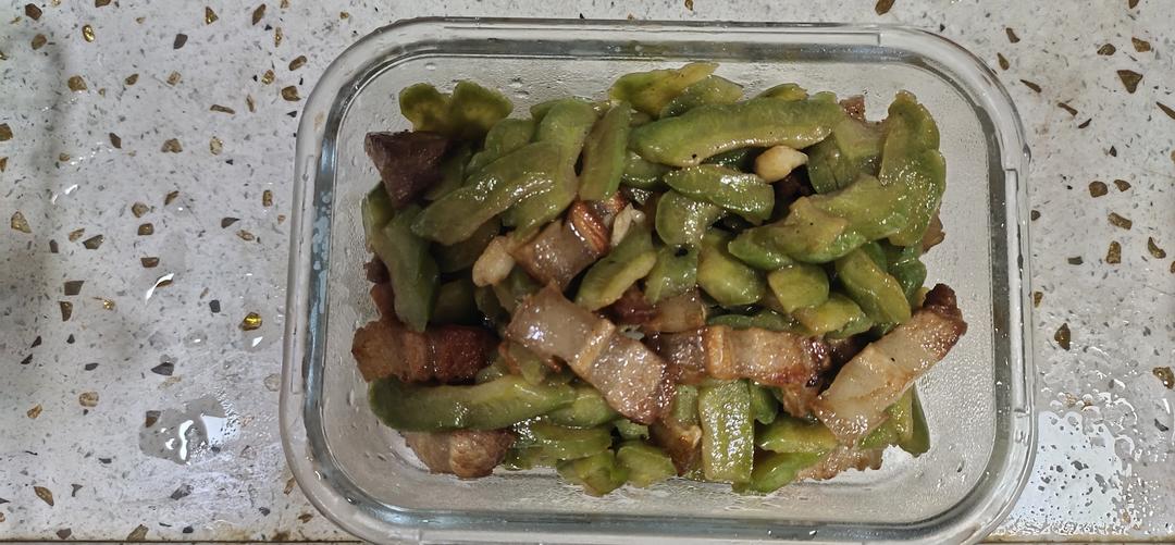五花肉苦瓜炒肉的做法