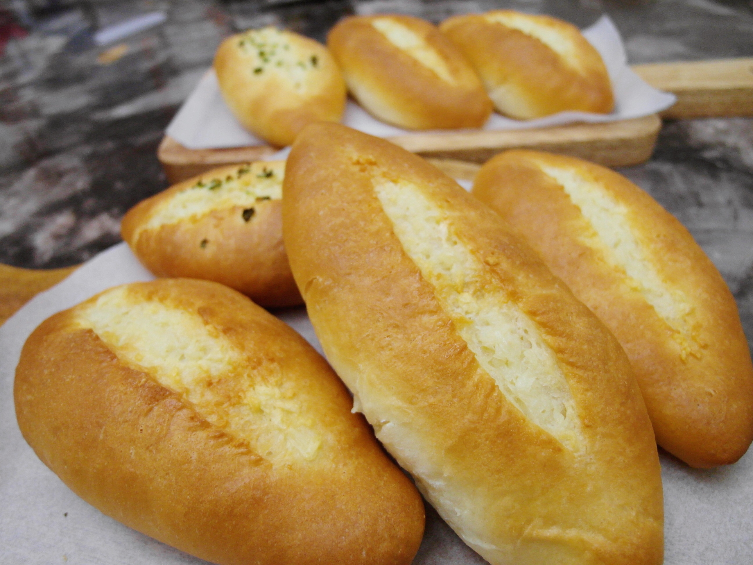 黄油蒜香面包-喜欢咸面包的看过来的做法