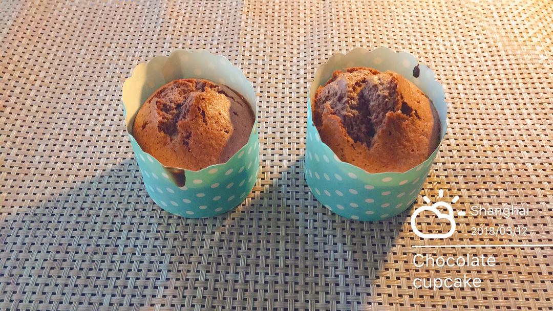 软绵绵戚风纸杯蛋糕