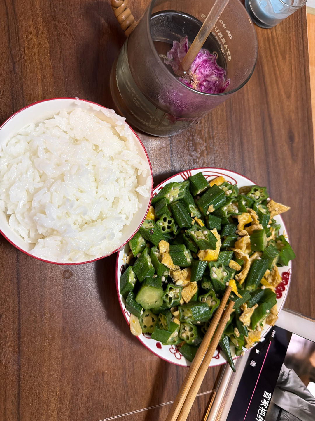 低脂低卡，好吃不胖的秋葵炒鸡蛋，巨好吃