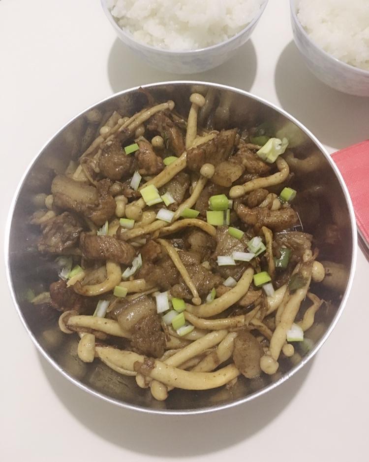 五花肉干煸菇