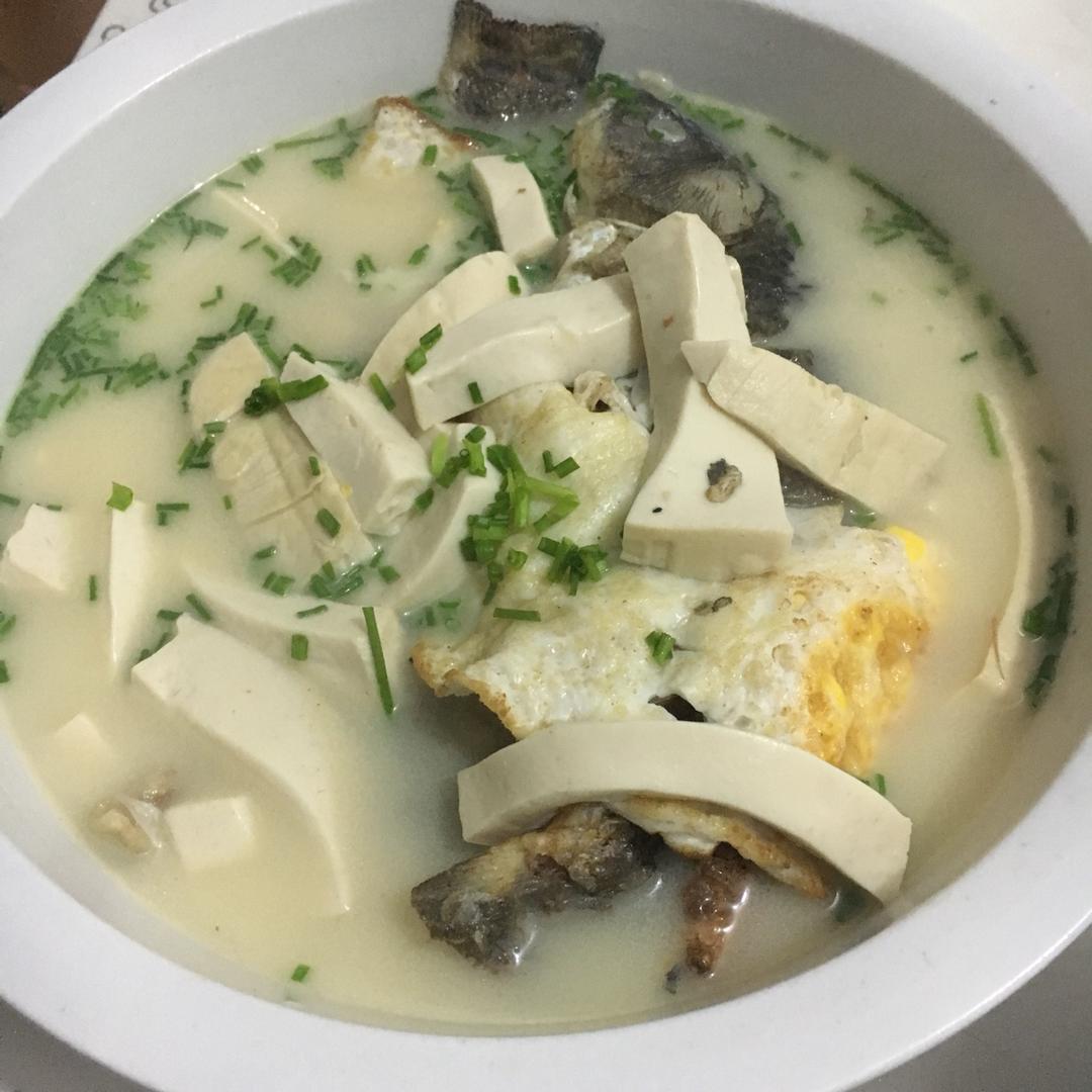 鲫鱼豆腐汤