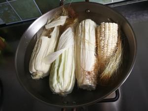 香甜玉米家庭自煮的做法 步骤2