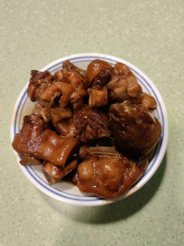 红焖猪蹄
