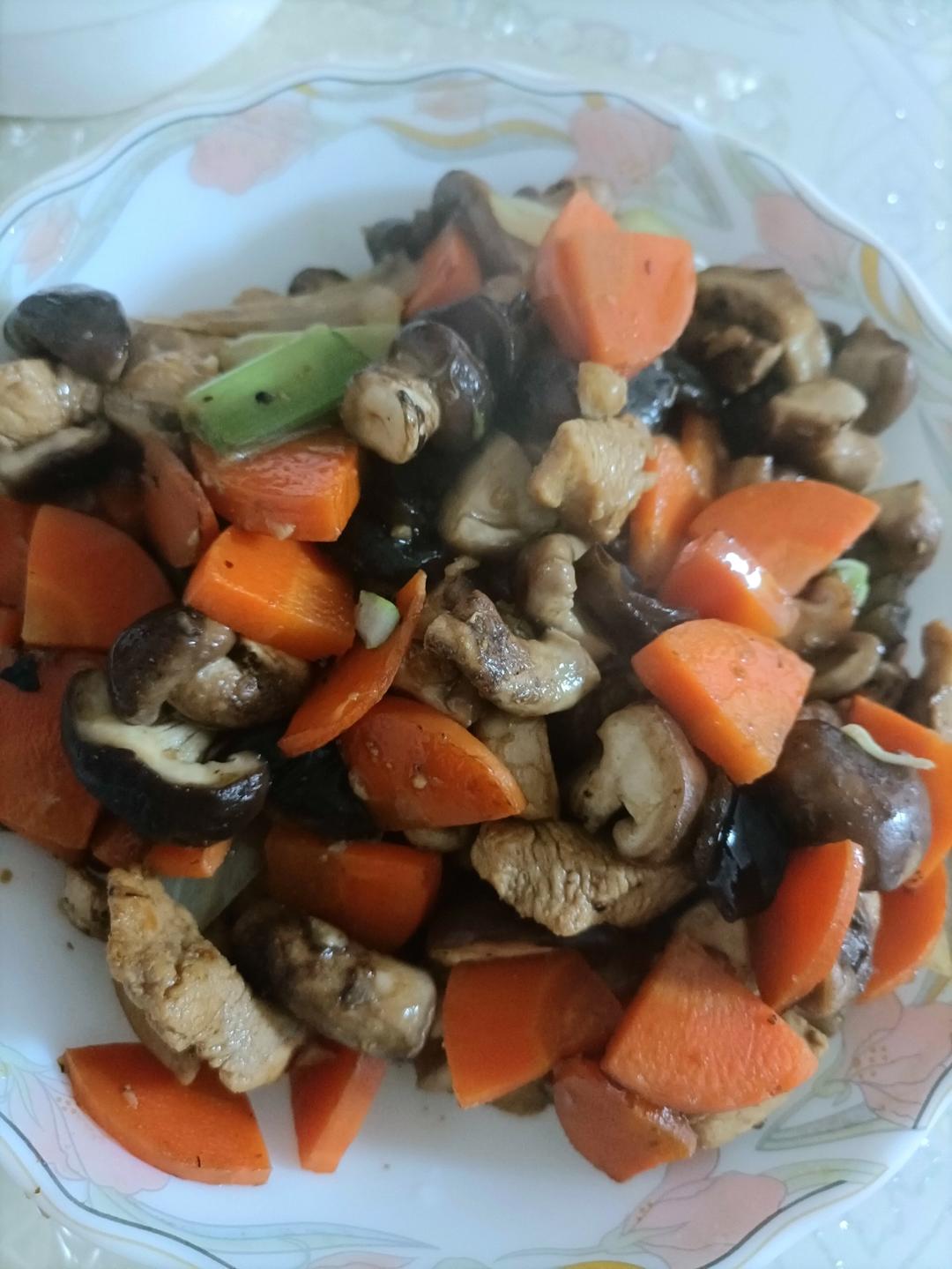 嫩炒香菇鸡胸肉(独家秘制)