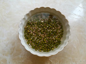 绿豆糙米粥的做法 步骤2