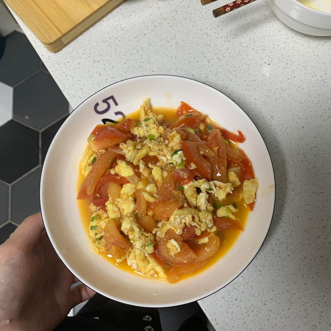 番茄炒鸡蛋（超浓的番茄味）