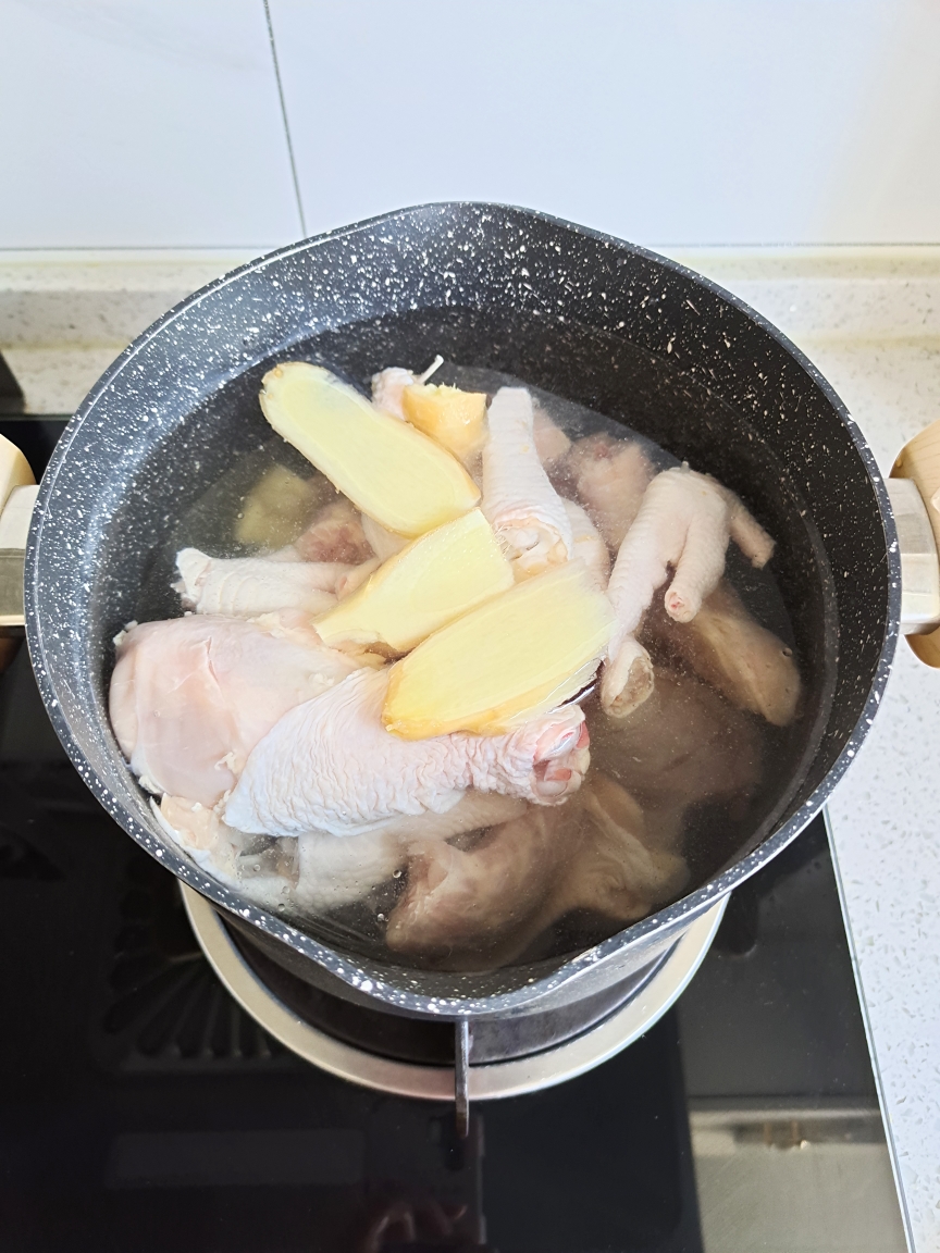 卤煮（鸡翅 鸡爪 鸡腿 鸡脖）的做法 步骤2