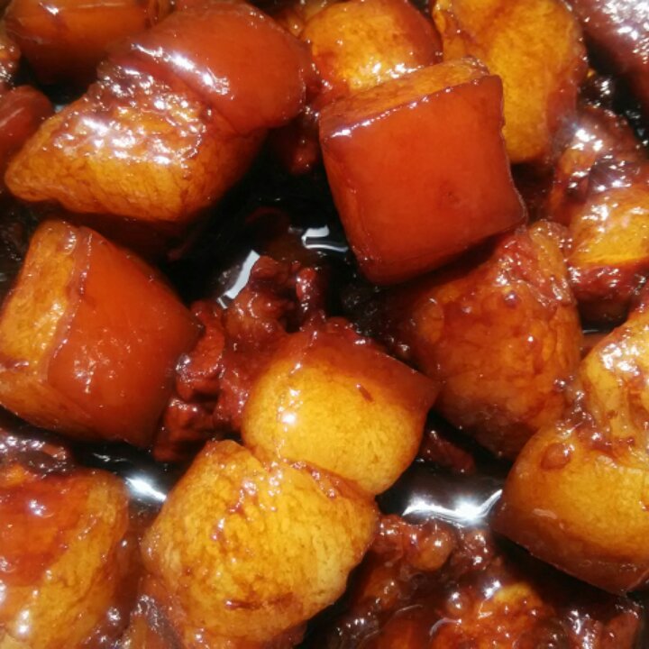 吃着碗里望着锅里的红烧肉