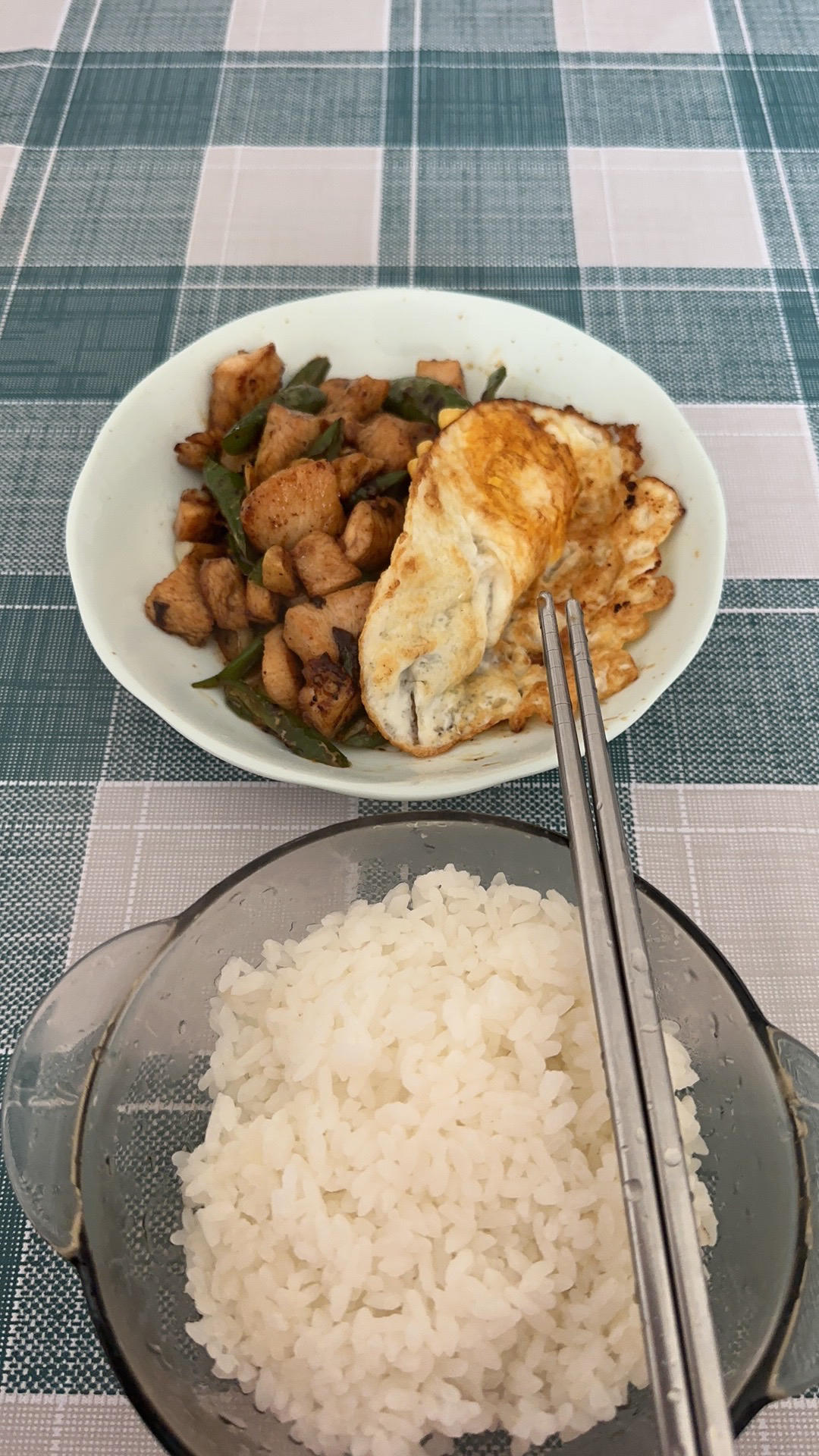 嫩嫩的鸡胸肉炒青椒