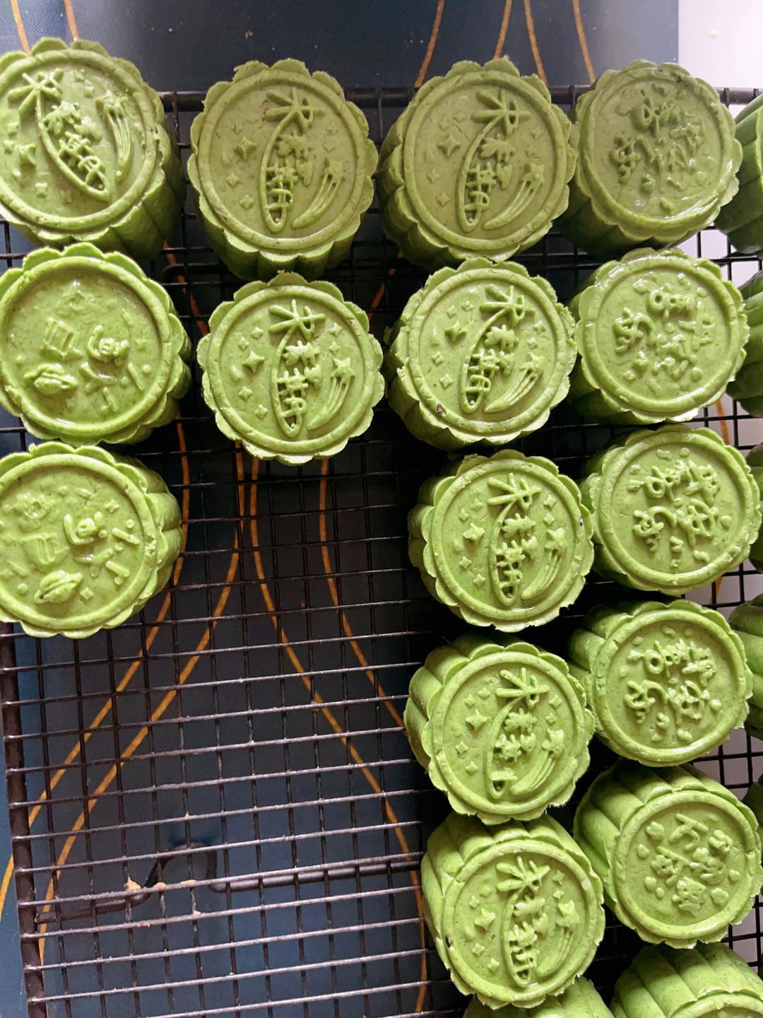 清明必吃的艾草青团