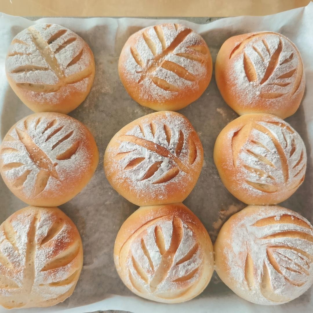 如棉花般松软的海苔肉松面包