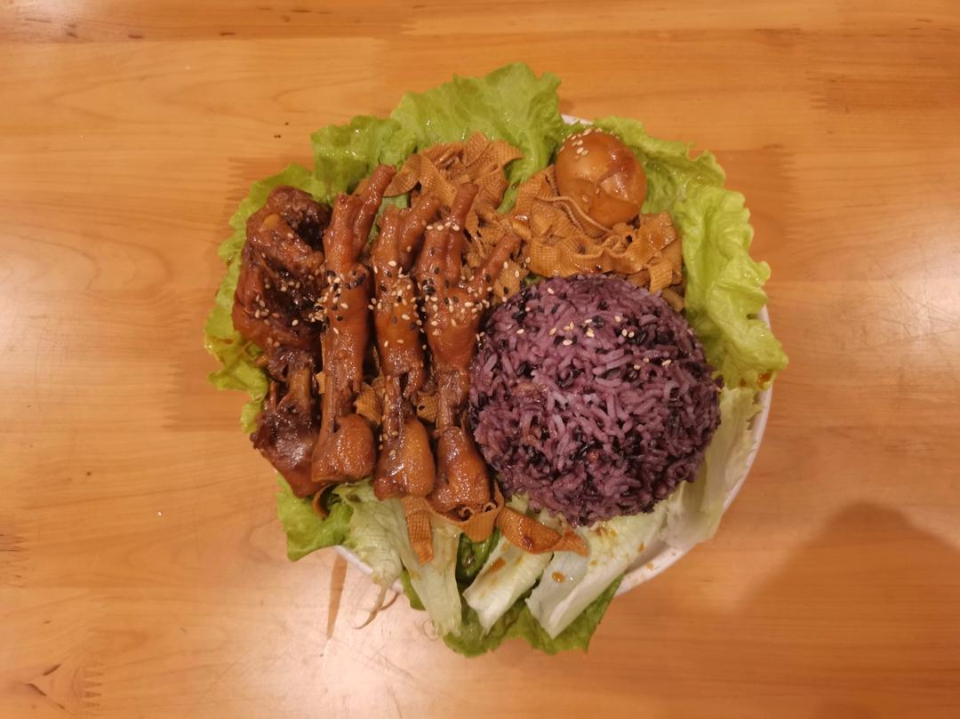 一个人也要认真吃饭