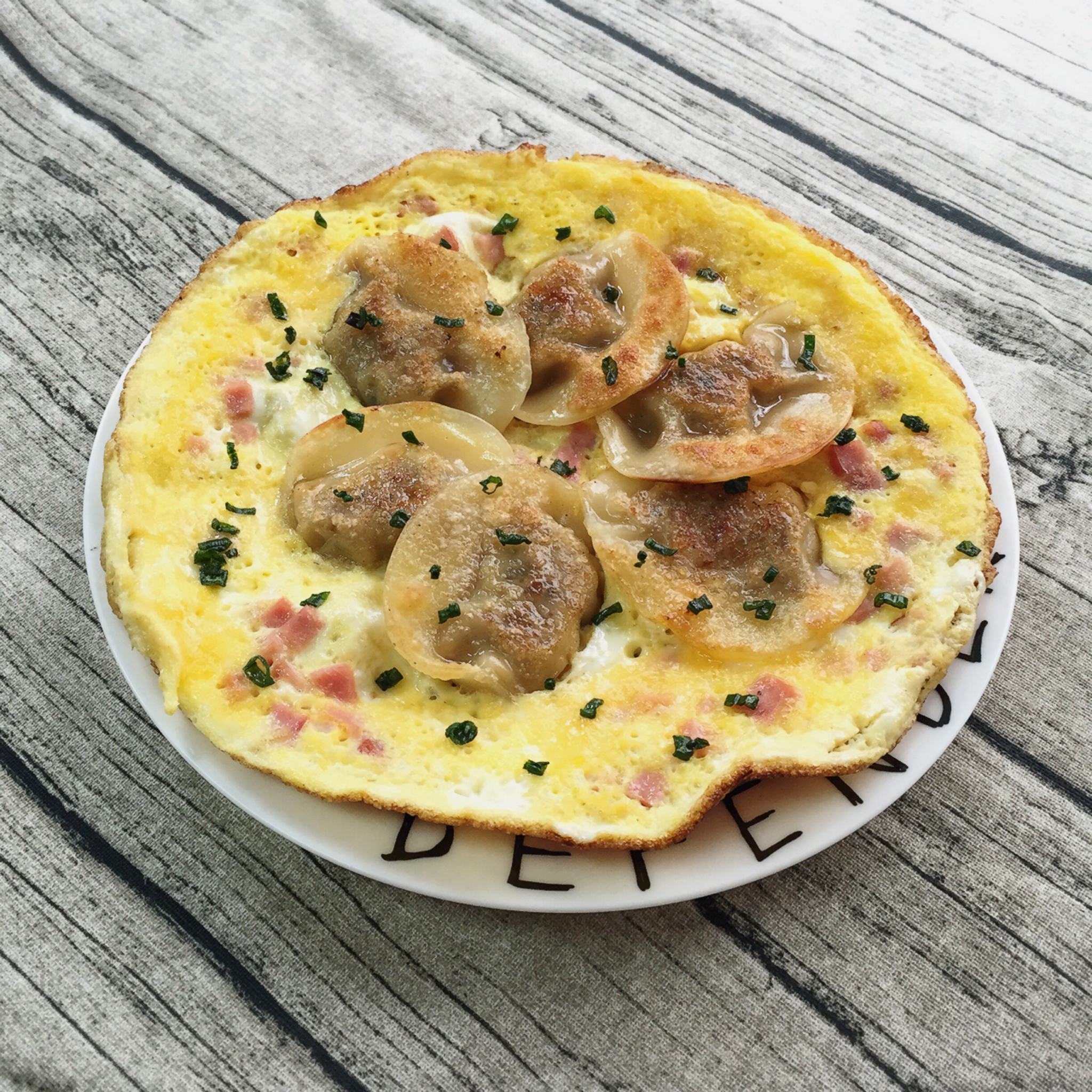 蛋抱煎饺（速冻饺）