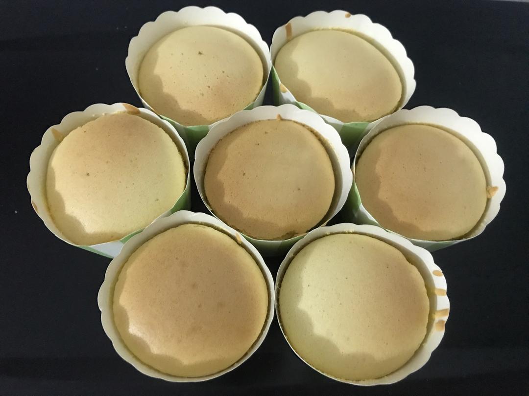 芒果流心杯蛋糕