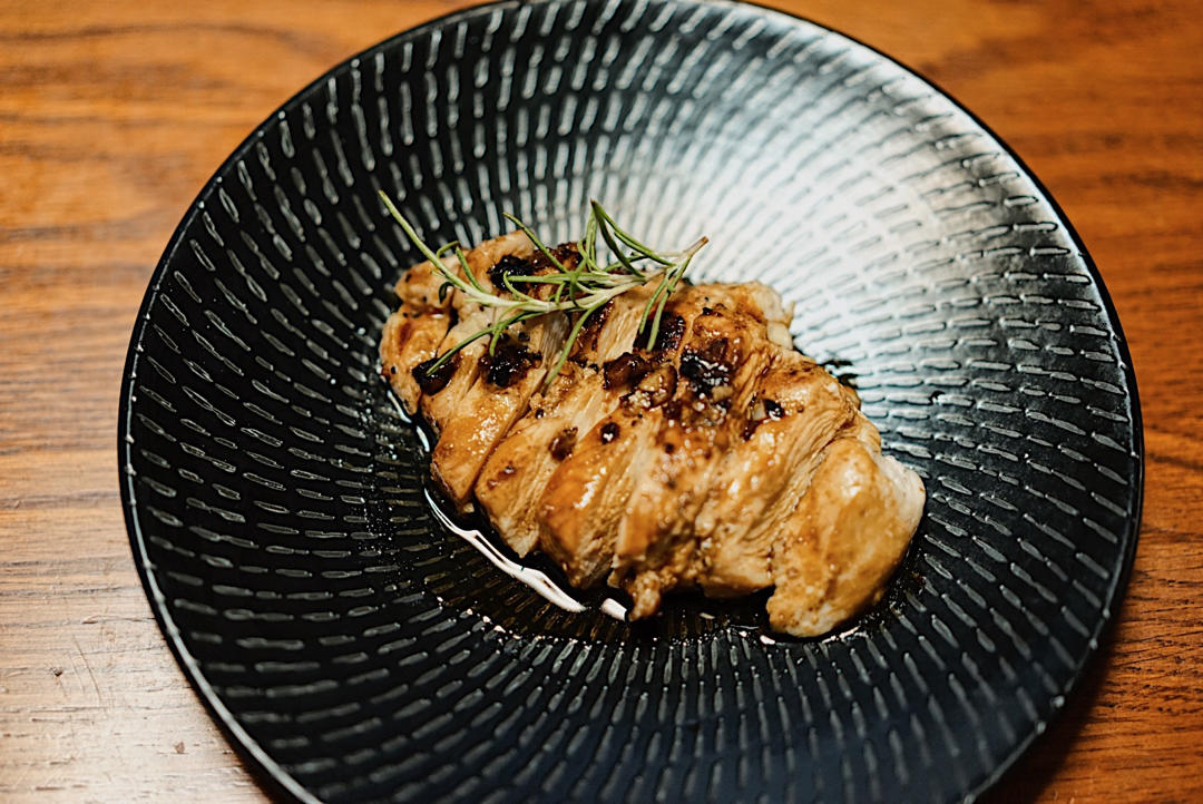 酷炫屌炸天好吃的煎鸡胸肉（香蒜蜂蜜煎鸡胸肉）