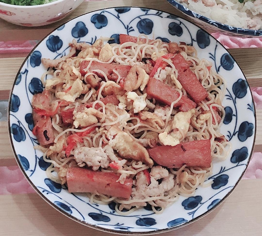 简单美味炒泡面