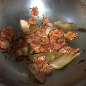 辣白菜豆腐锅的做法 步骤2
