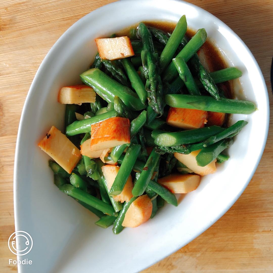 好吃不长肉的蟹棒炒芦笋