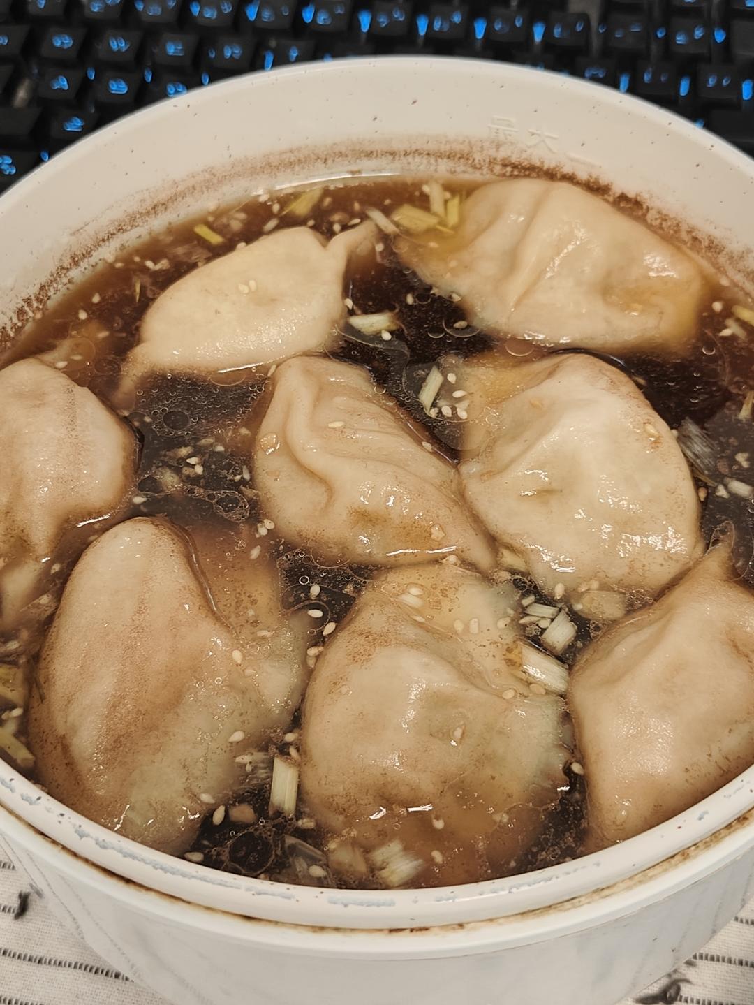 酸汤水饺（在于汤料）