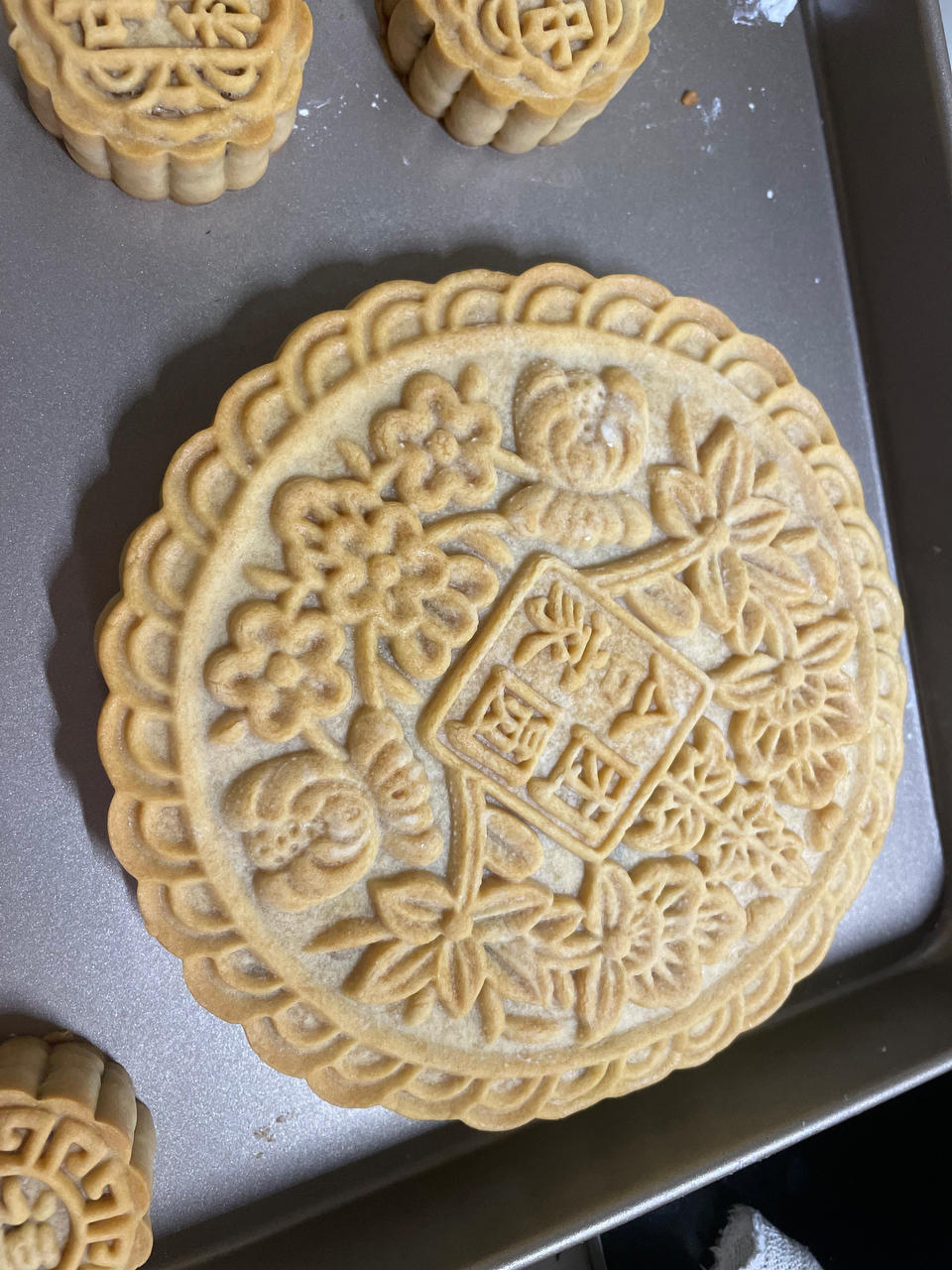 🥮中秋月饼之比脸大的大月饼——全家团圆分享👪