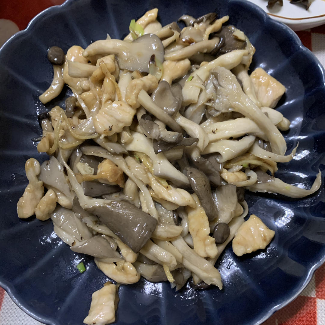 平菇/海鲜菇炒肉