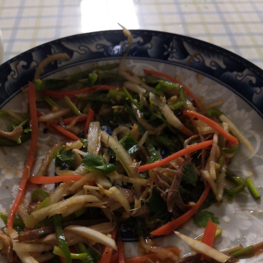 胡萝卜香菜拌鸡丝