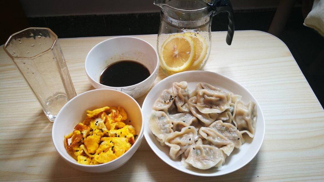 邓邓日食记
